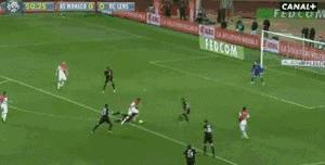 中场怎么转身,中场转身摆脱