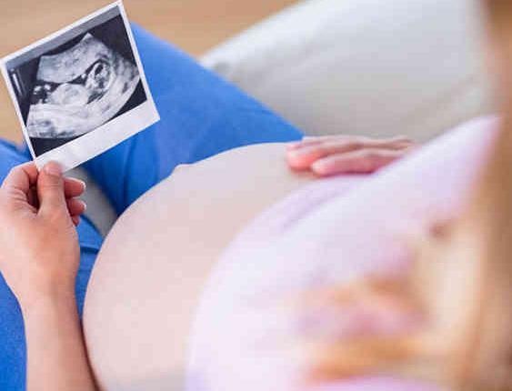 45岁产妇坚持生二胎,46岁产妇拼命生三胎