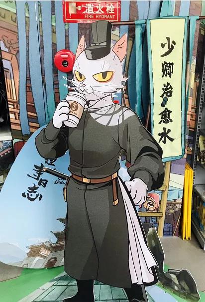 主题店、联名款齐发，便利蜂能否做好“90后”生意？