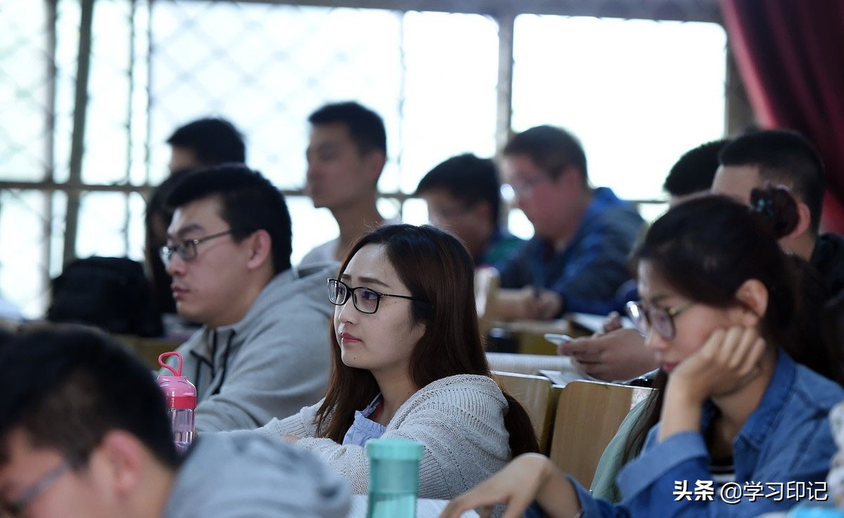 大学选修课选难的还是简单的,大学选修课怎么选比较好