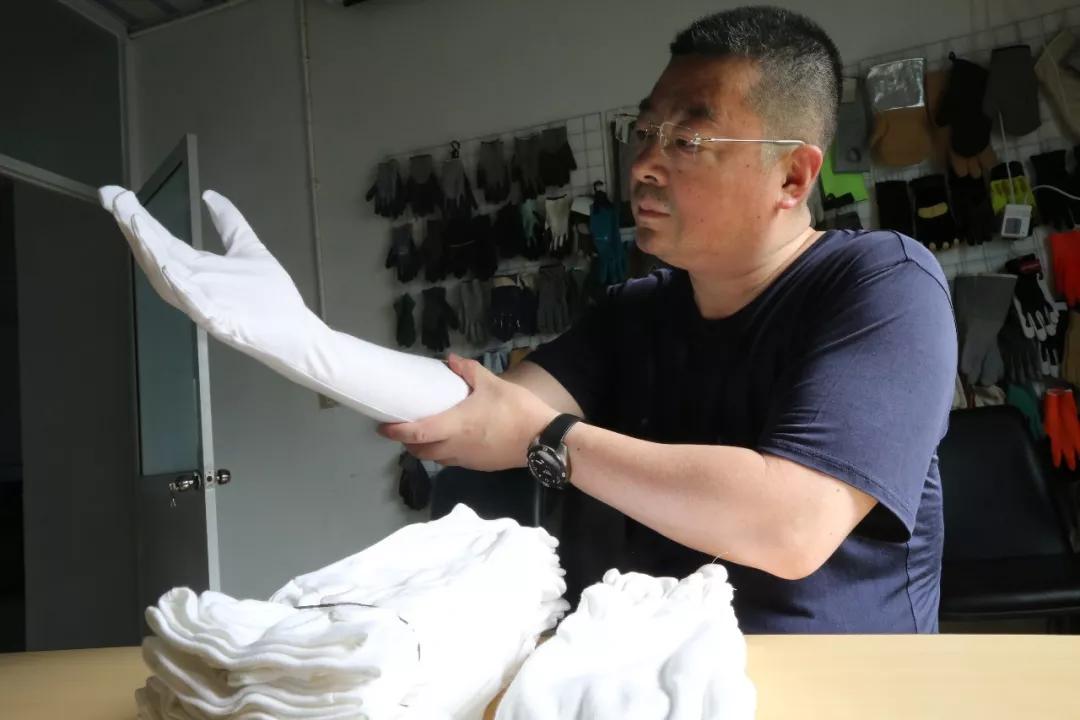 央视新闻点评陆勇我不是药神,路勇和我不是药神和解