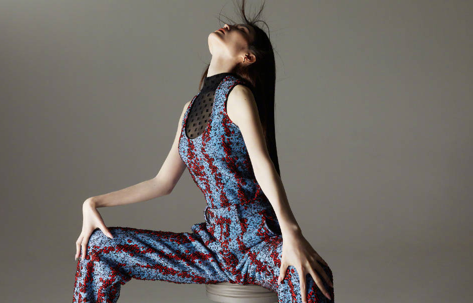 维密超模何穗健身,何穗40秒变脸