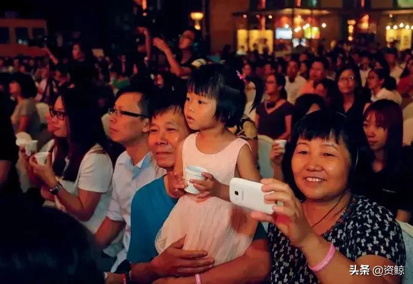 星巴克创始人舒尔茨励志视频,星巴克创始人谈创业