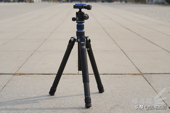 高性价比便携脚架百诺PA19AK套装试用