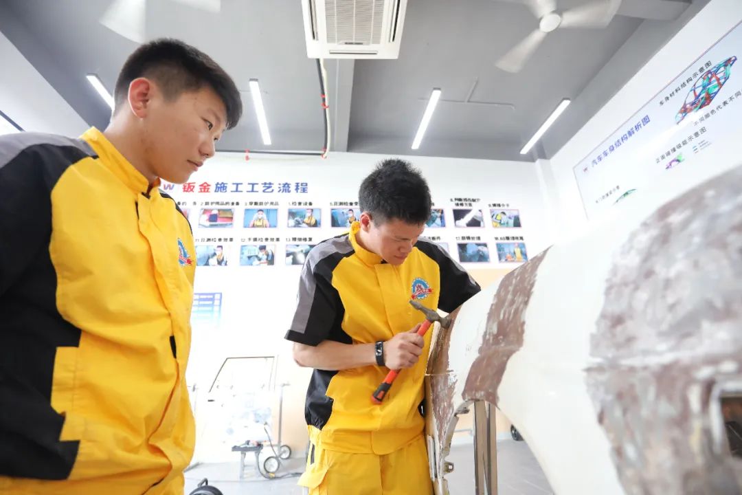 学汽车钣金烤漆怎么样,2021汽车钣金喷漆前景