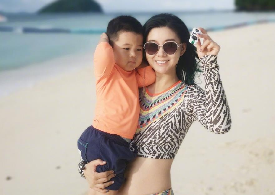 李小萌儿子长相分析,李小萌儿子合集