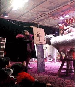 高铁上一位阿姨,高铁40岁老阿姨踢我怎么办