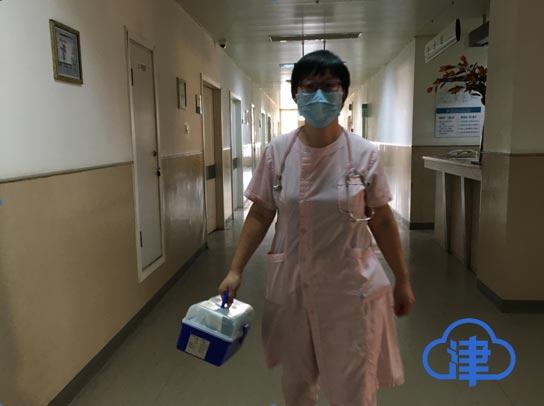 新春走基层儿科医生,新春走基层除夕夜急诊科很忙碌