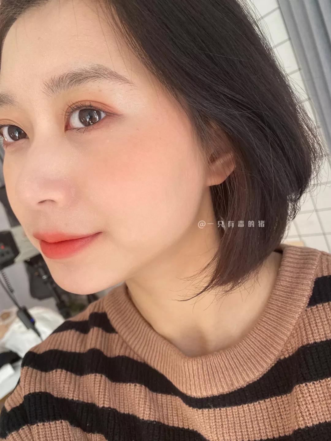 黄皮新手彩妆教程视频全集,适合黄皮的大牌彩妆推荐眼影