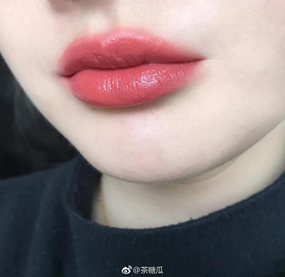 快买了这只口红来人间水蜜桃学院报道！