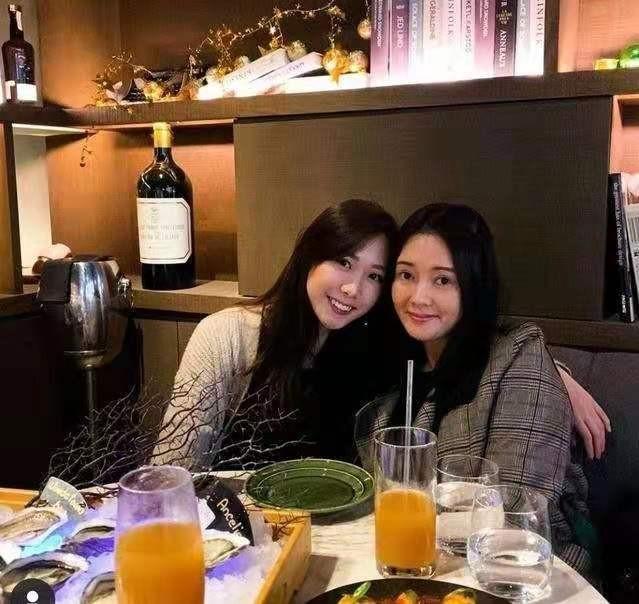 李丽珍历任男友大盘点,蜜桃女孩李丽珍男朋友