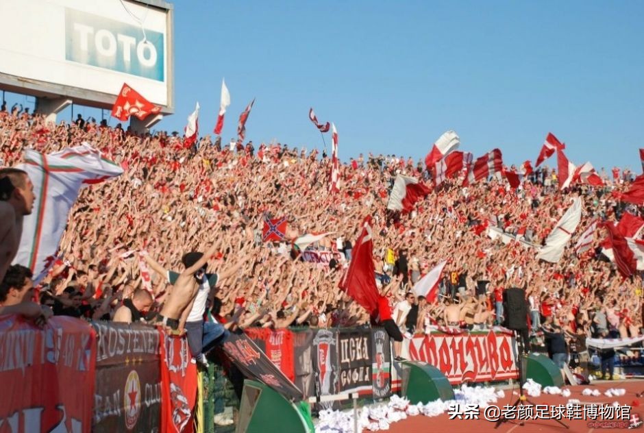 被终身禁赛的共产主义球王，最痛恨皇马的巴萨巨星曾经当过炊事员