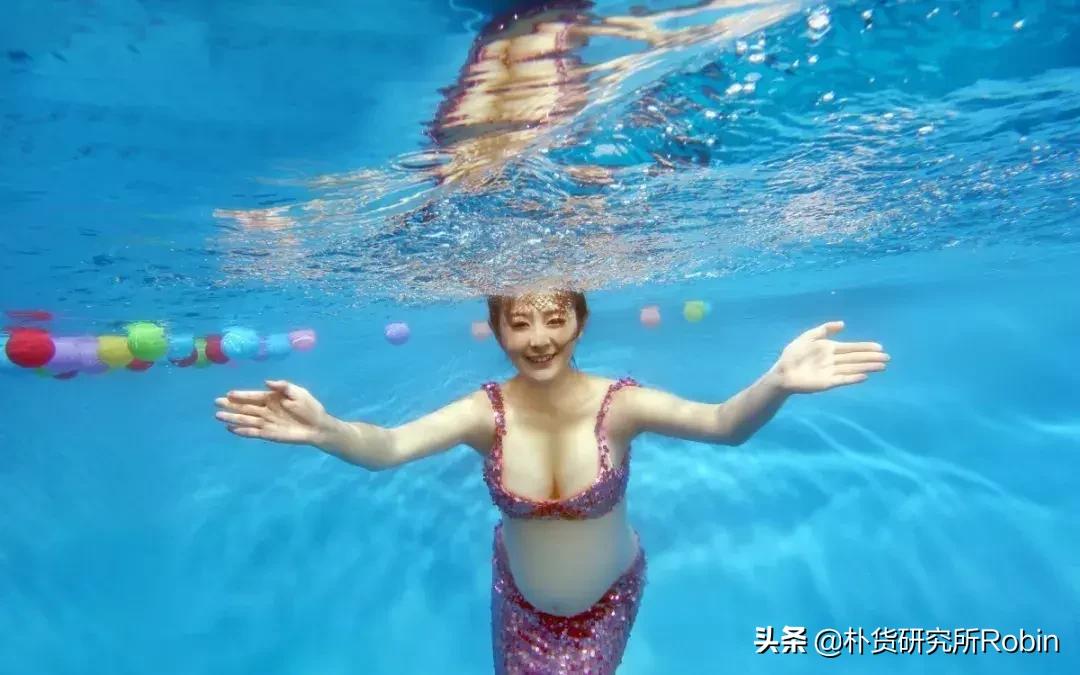 唐嫣晒自拍美照巧藏孕肚,唐嫣简单孕肚照