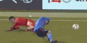 姜至鹏遭日韩媒体批评:这少林足球是在谋杀,他自己还觉得没犯规