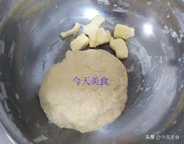 怎样用面包机做出松软拉丝的面包,手工制作面包