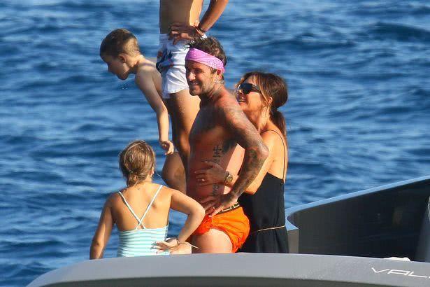 贝克汉姆颜值巅峰十七岁,贝克汉姆帅气的外表