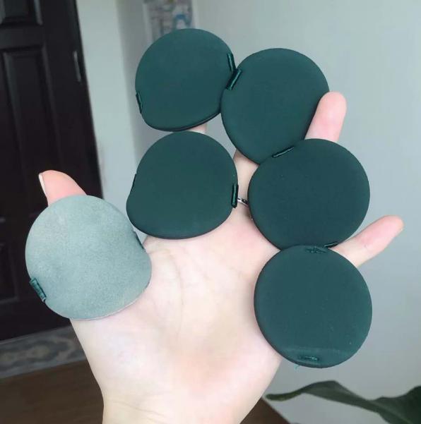 粉扑、美妆蛋、化妆刷，用它们化妆有什么区别？