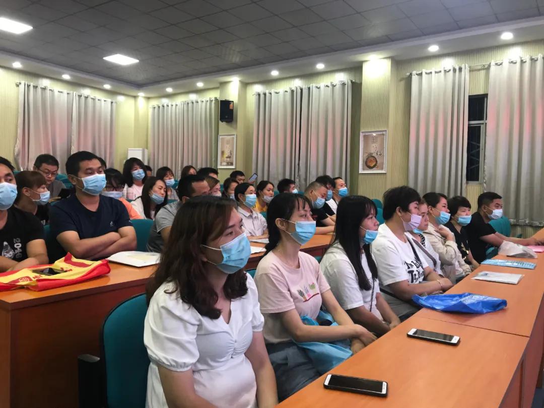 办人民满意的教育培训,办人民满意的学校