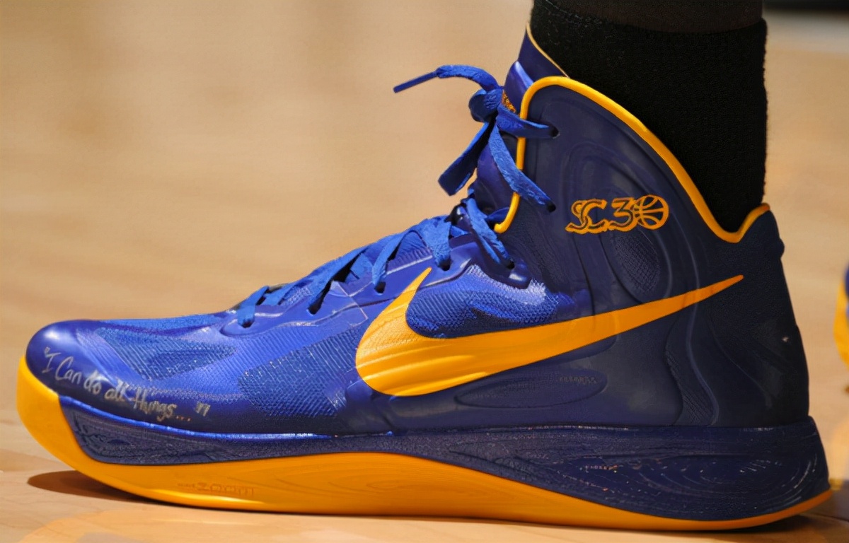 库里九曝光图,库里9莆田和正版脚感有什么差别