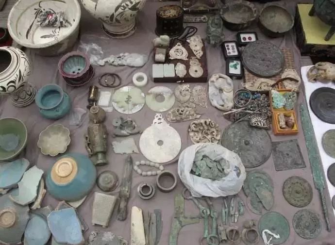 北京城中不是景点，却中外游客如云的地方—潘家园