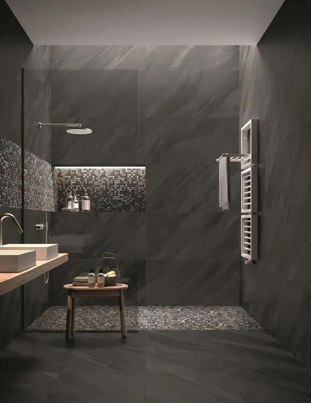 1.6平方卫生间太小怎么干湿分离,卫生间太小贴灰色砖太暗怎么补救