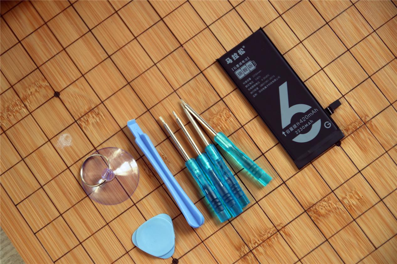 三分钟更换iPhone6虚标电池，老手机又焕发青春了