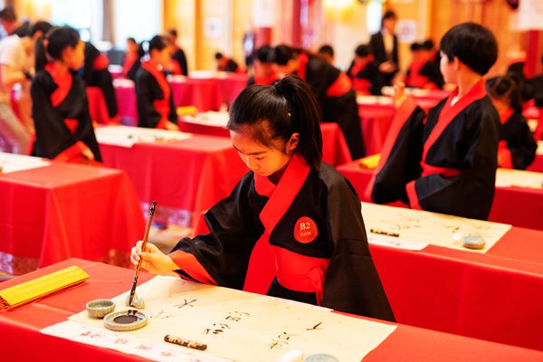 告别童年致敬青春,告别童年拥抱青春逐梦起航寄语