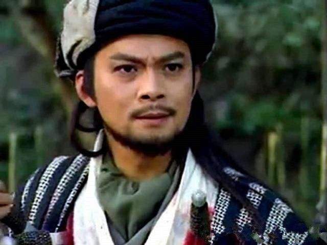 天龙八部乔峰把马夫人抱在怀里,天龙八部胡军版乔峰插刀