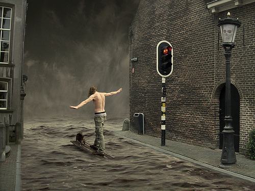 梦中掉牙又长出来怎么讲,梦中掉牙一颗一颗掉代表什么意思