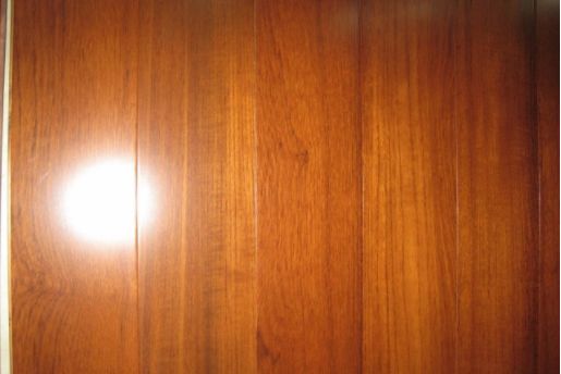 买原木地板要看品牌么,番龙眼和柚木地板比较