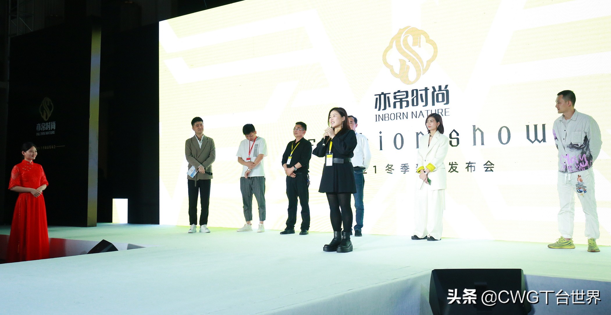 亦帛时尚羽绒服是品牌吗,亦帛时尚2021冬羽绒服发布会