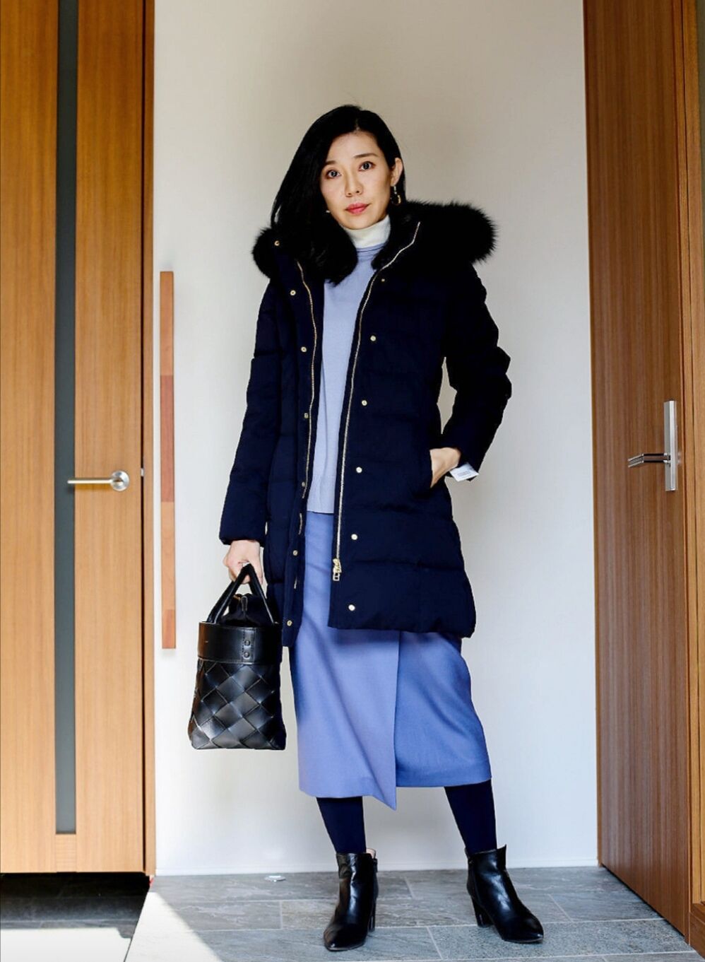 黑色大衣最显气质,黑色大衣比较普遍但越看越耐看