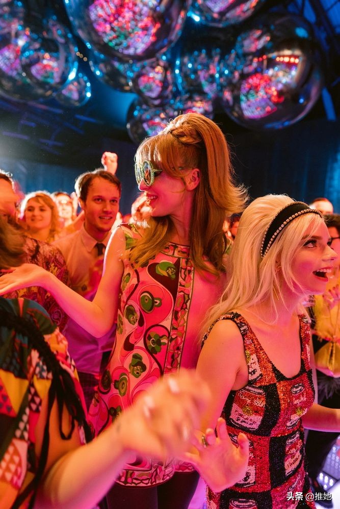 美国富豪迎娶日本姑娘,美国首富嫁女花多少钱