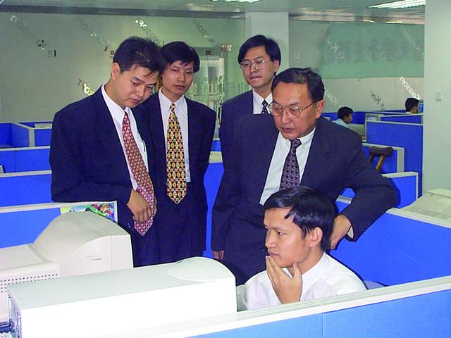 正版软件降价到28元?微软解决不了的“盗版”问题,雷军解决了!