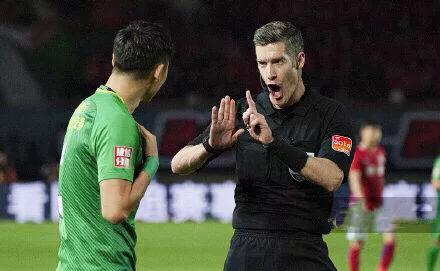 新西兰名哨吹国安战恒大，别因“身体不适”而退出，此前有先例