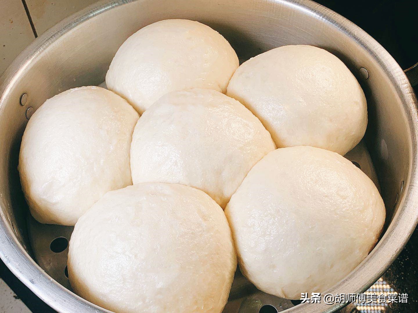 发面酸了怎么补救没有碱和小苏打,发面怎么能使面软而不粘手