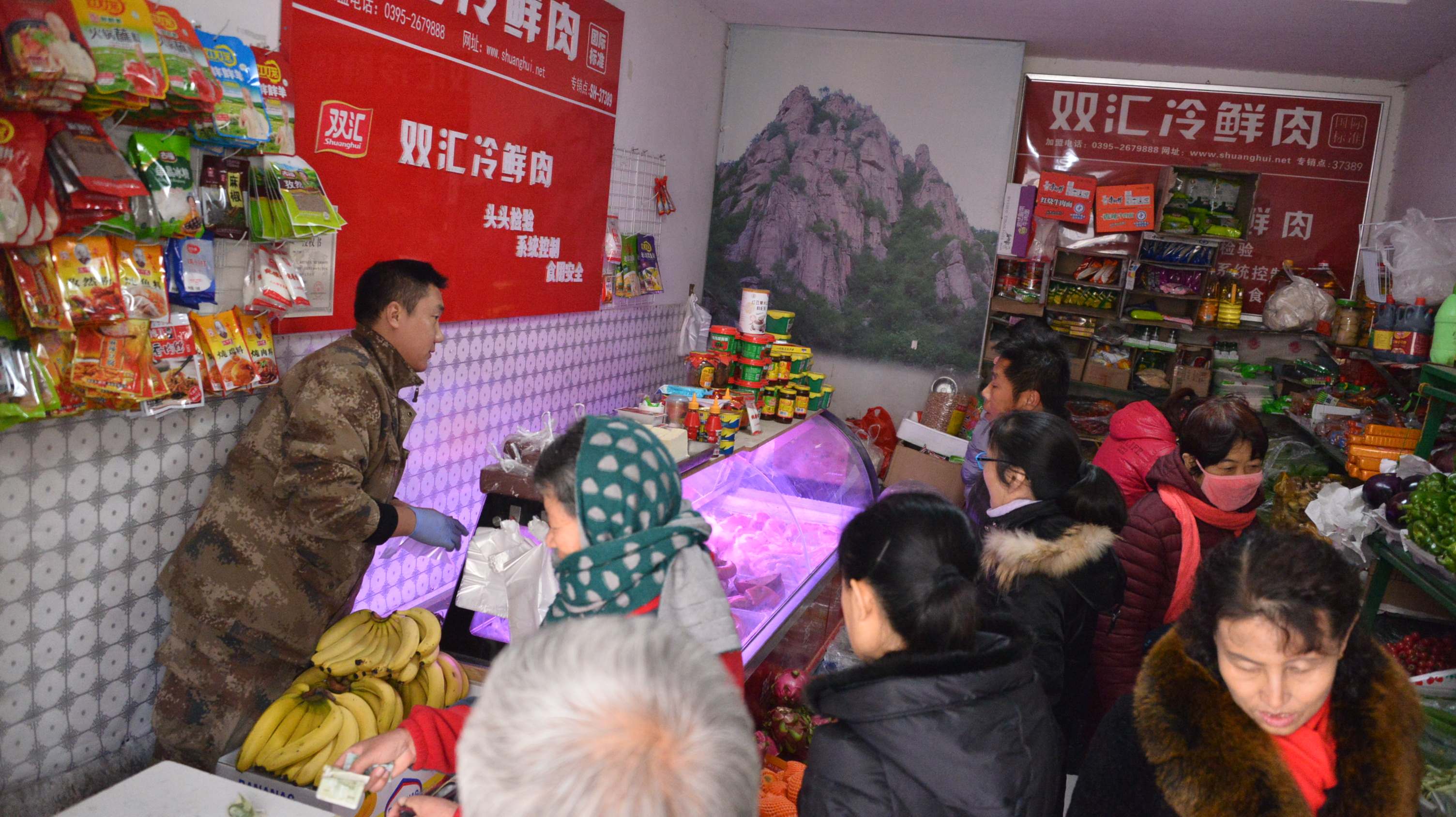 90后小伙创业开网店,90后创业小伙卖菜