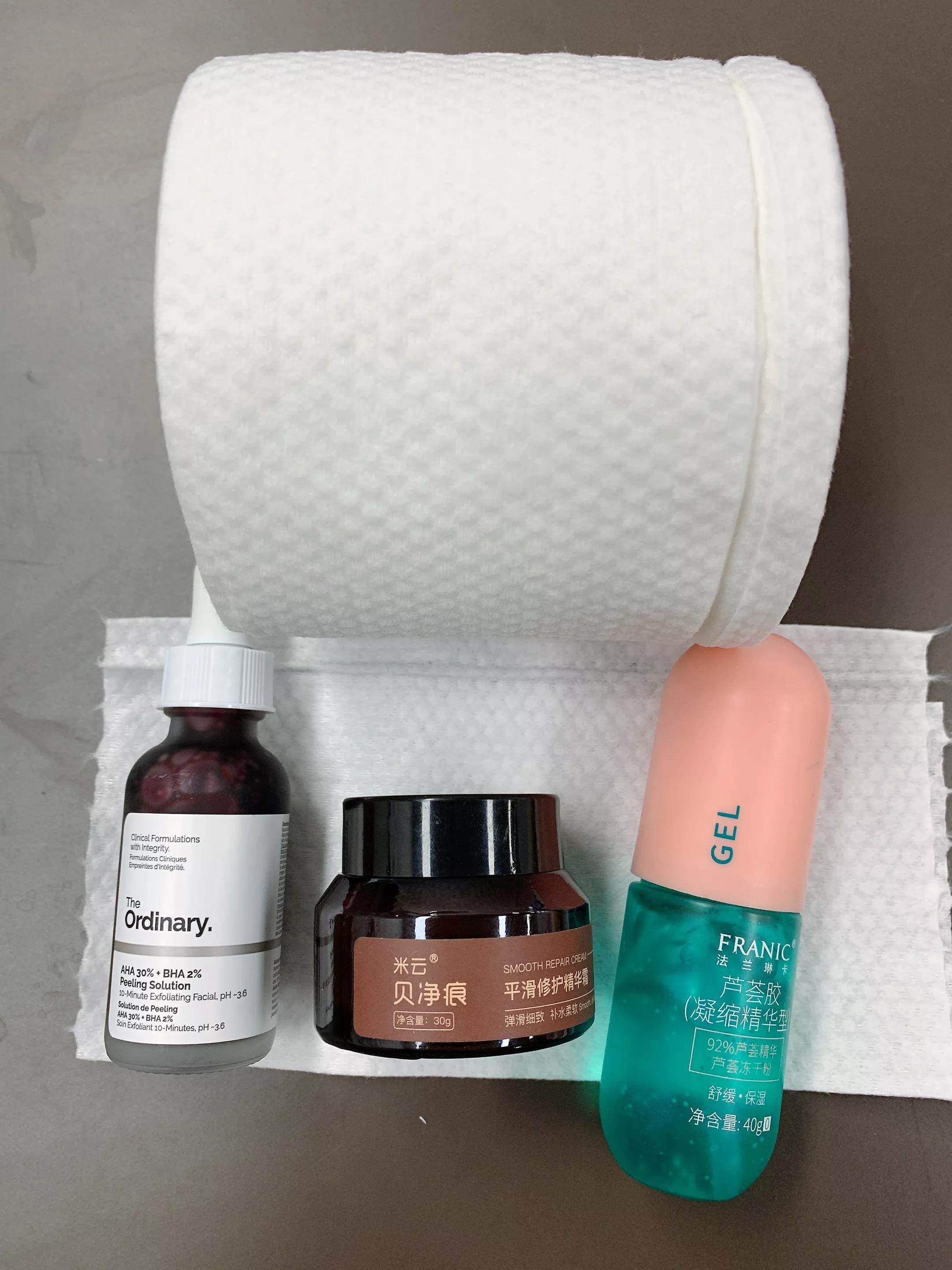 男朋友手臂上长很多小痘痘,男朋友手臂很多痘痘