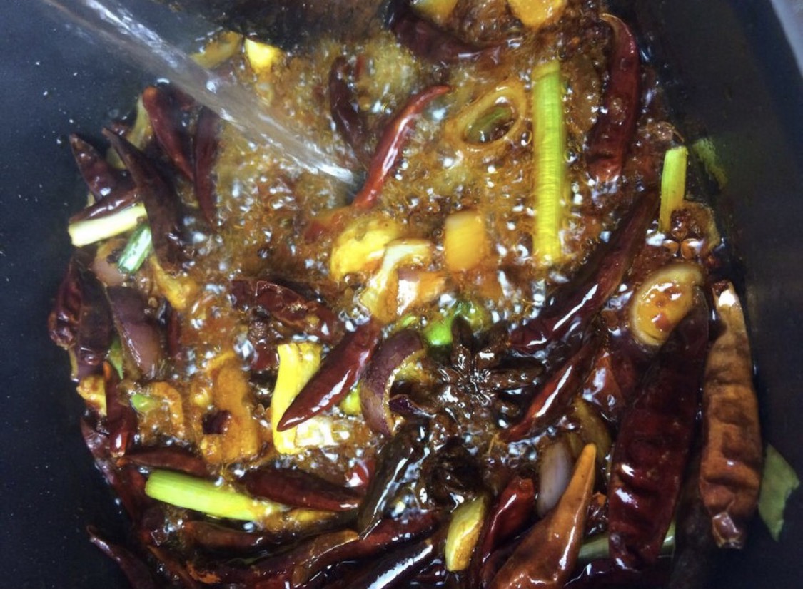 在家里自制麻辣火锅底料,自制麻辣火锅底料家常做法