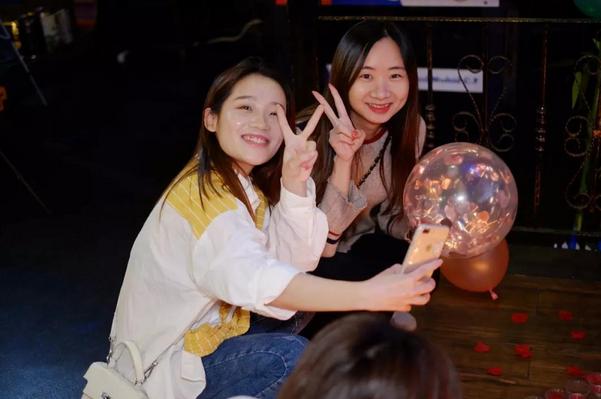 团建聚会轰趴别墅,朋友聚会轰趴团建