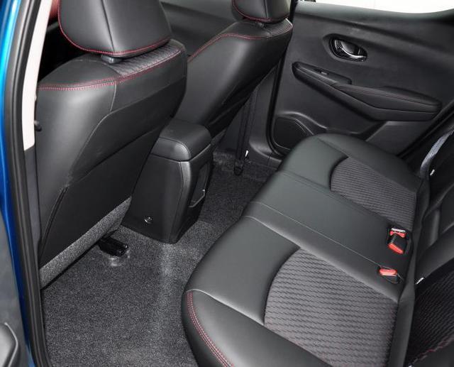 什么档次的人开30万的车呢,什么档次的人开凯迪拉克