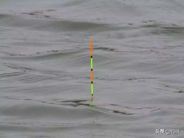 浮漂跟着水流往下沉怎么解决,浮漂随波浪移动怎么办