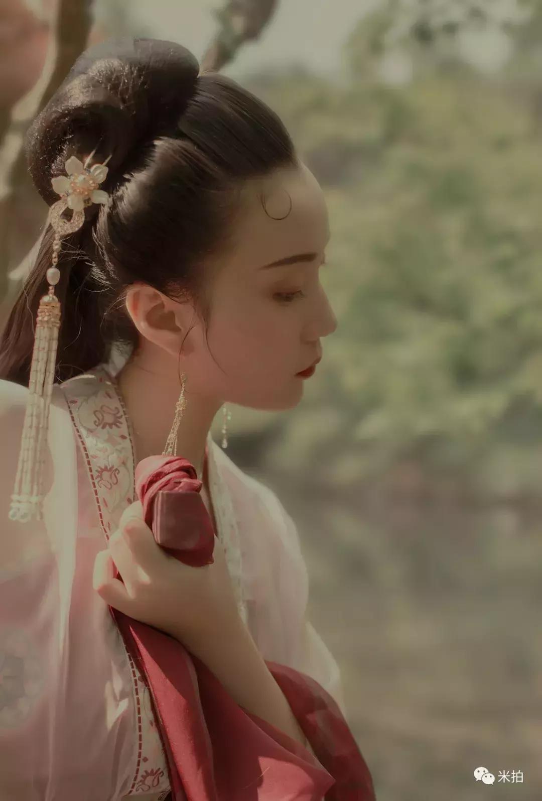 男摄影师爱上女富婆,男生摄影师爱上了美女