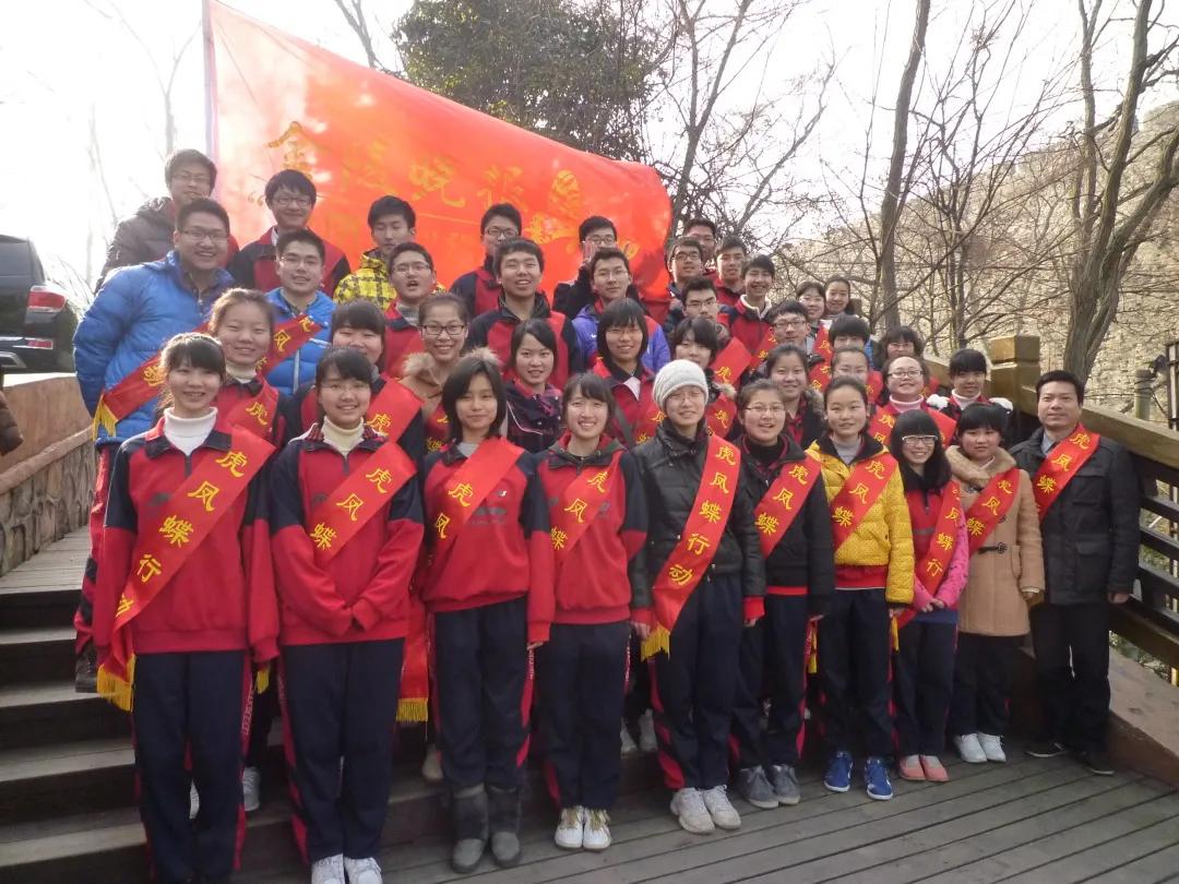 南京八大名校高考喜报,北大喜报背后的故事