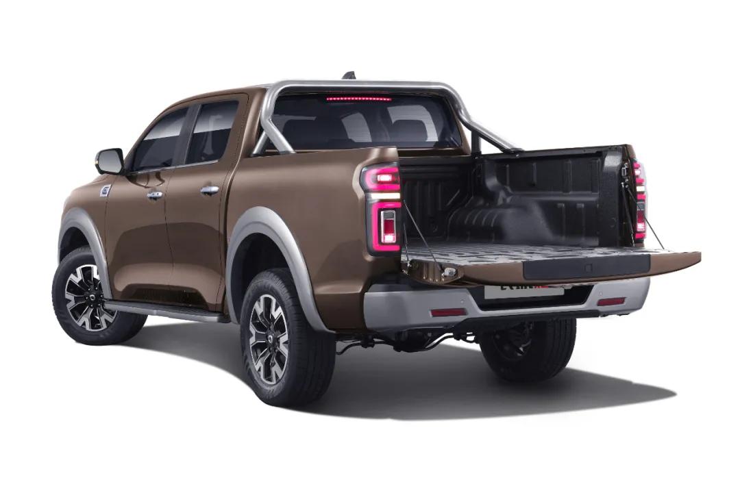 马路是大爷，停车是孙子，在中国开皮卡果真如此酸爽？