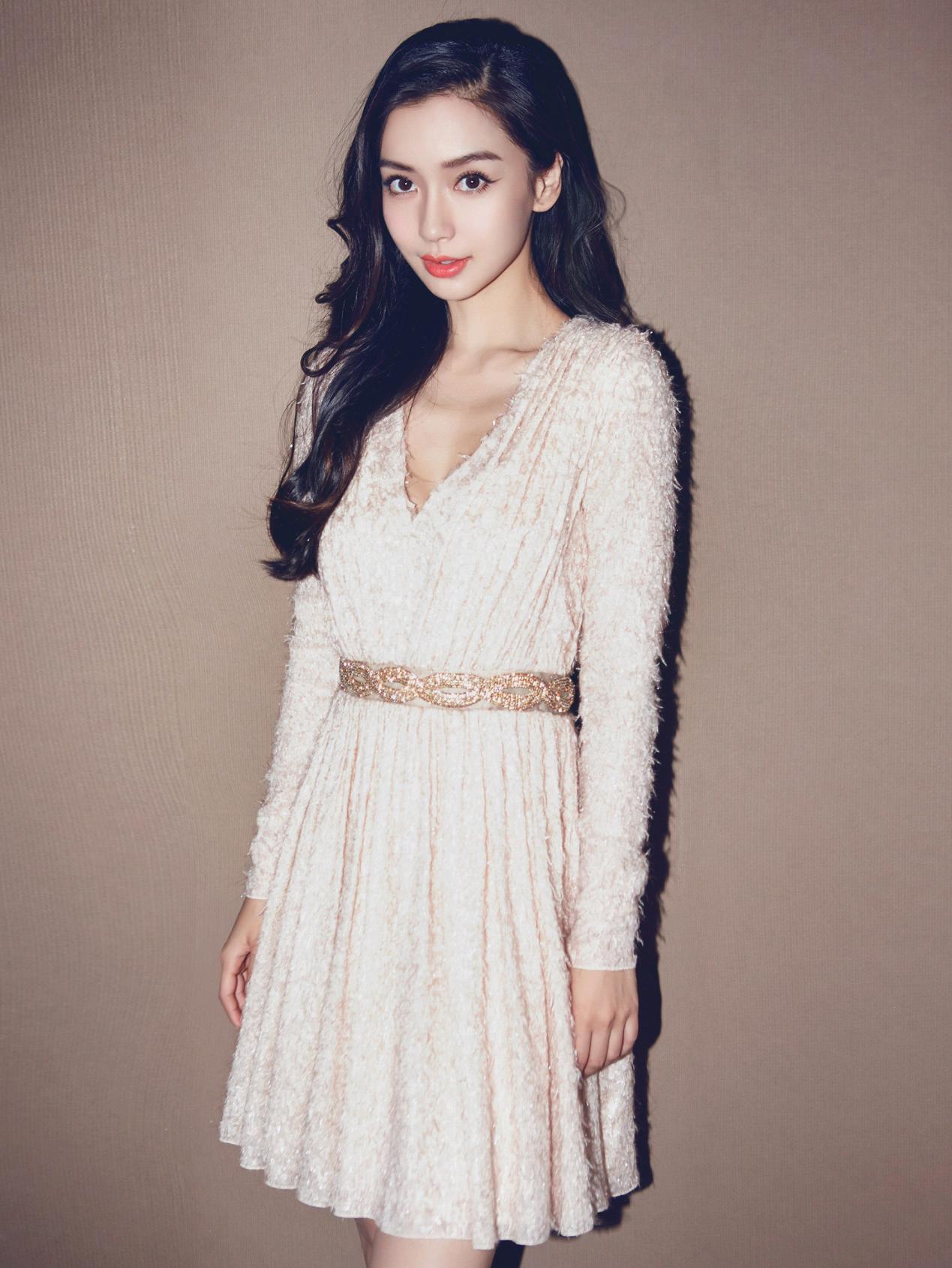 49岁金南珠穿什么颜色好看,金南珠穿红色连衣裙