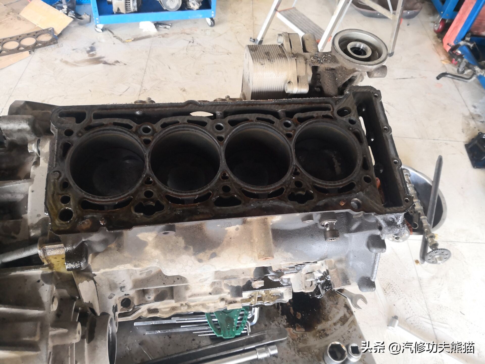 ea8882.0t夏朗烧机油,大众夏朗1.8t烧机油怎么样