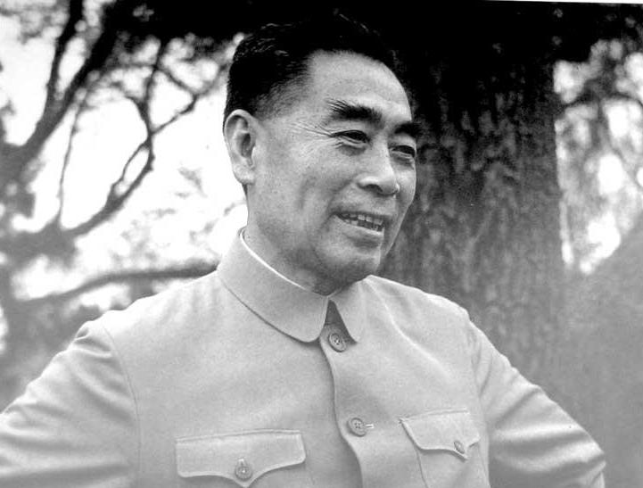 傻儿司令前半生毁誉参半，1937年周恩来对他说了什么，点醒了他？