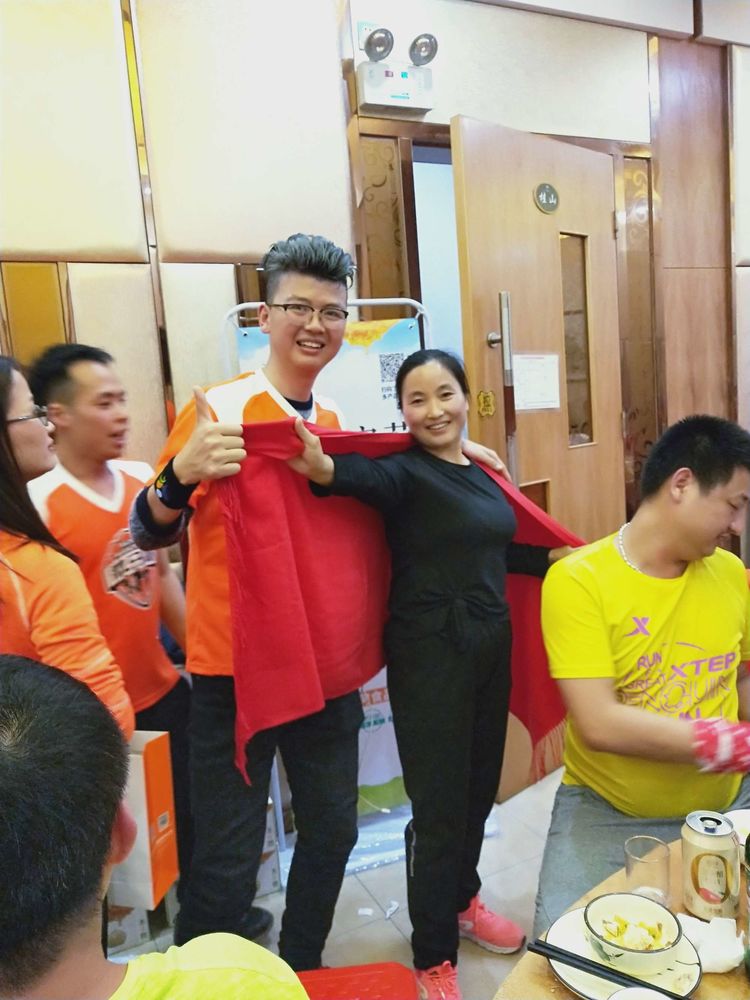 相逢是歌相聚是缘你我同行下句,相逢是缘相聚是情诗