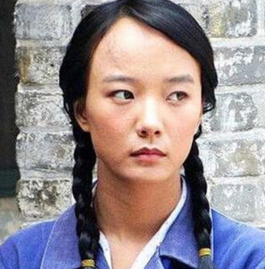 片酬500万，却欠30万成被执行人，王珞丹这几年到底经历了什么？